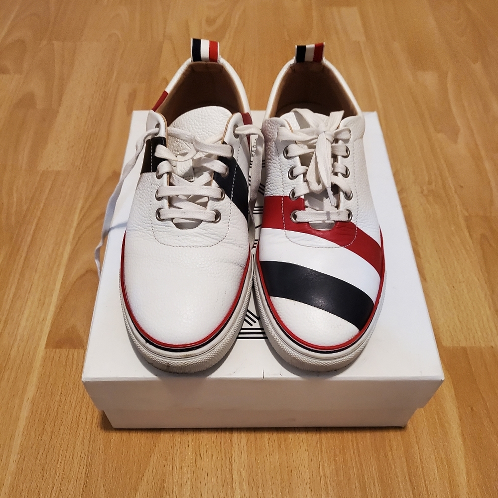 Women sneaker